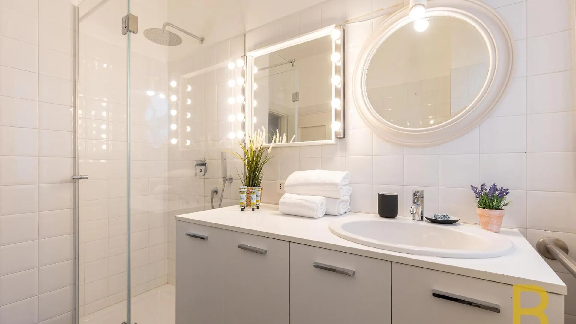 Beplace Apartments In Fiera 밀라노